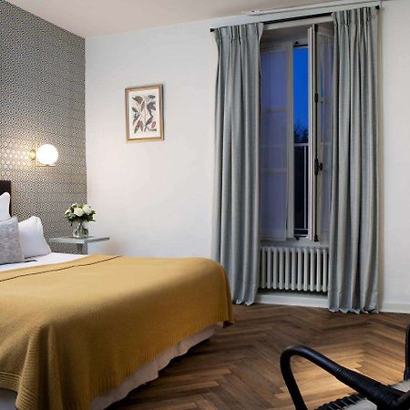 Отель Country Club Yvre-l'Eveque Номер фото