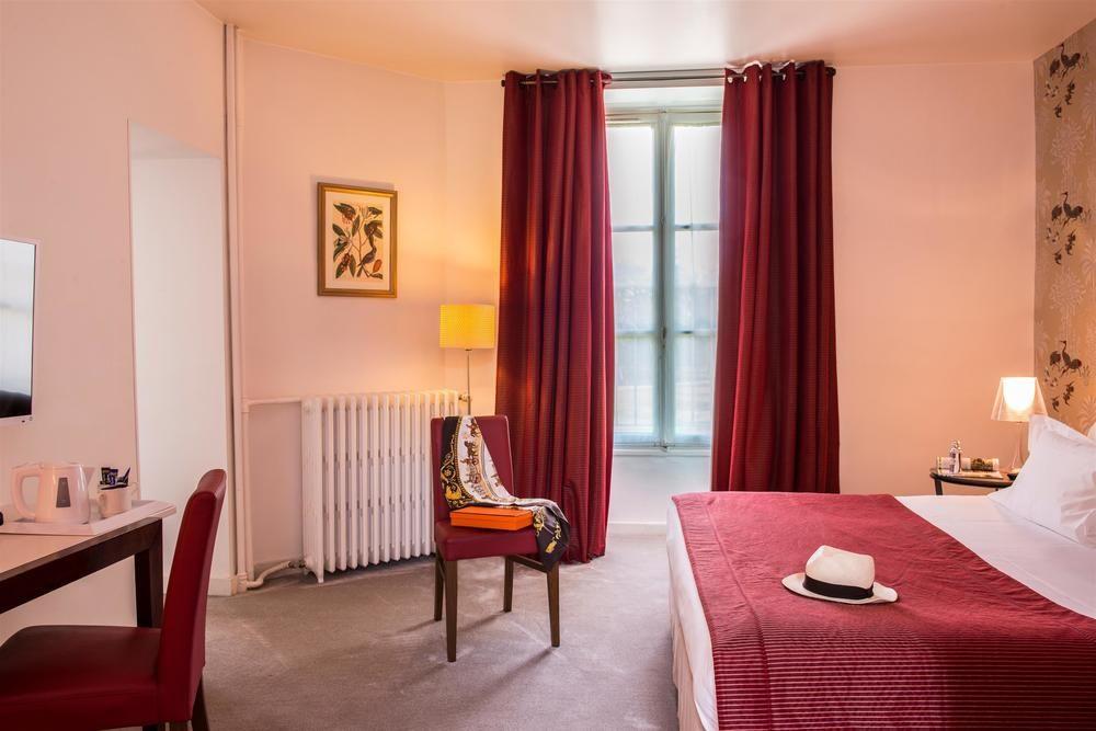 Отель Country Club Yvre-l'Eveque Экстерьер фото