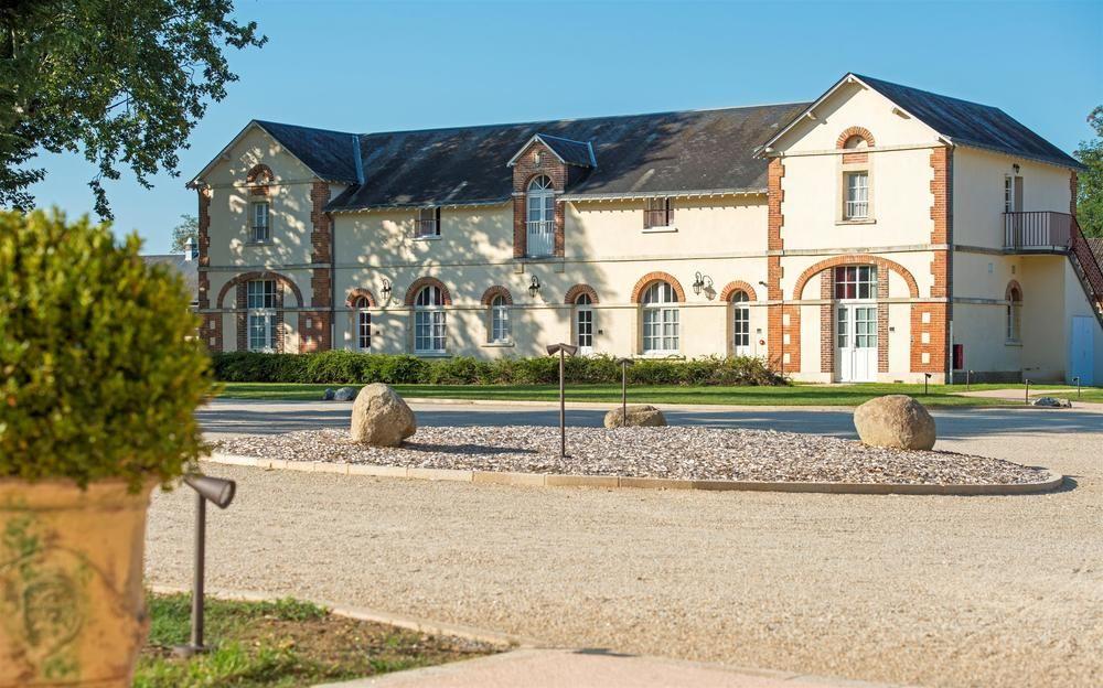 Отель Country Club Yvre-l'Eveque Экстерьер фото