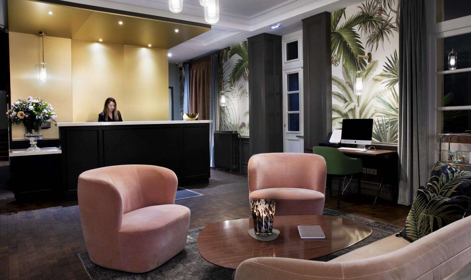 Отель Country Club Yvre-l'Eveque Интерьер фото