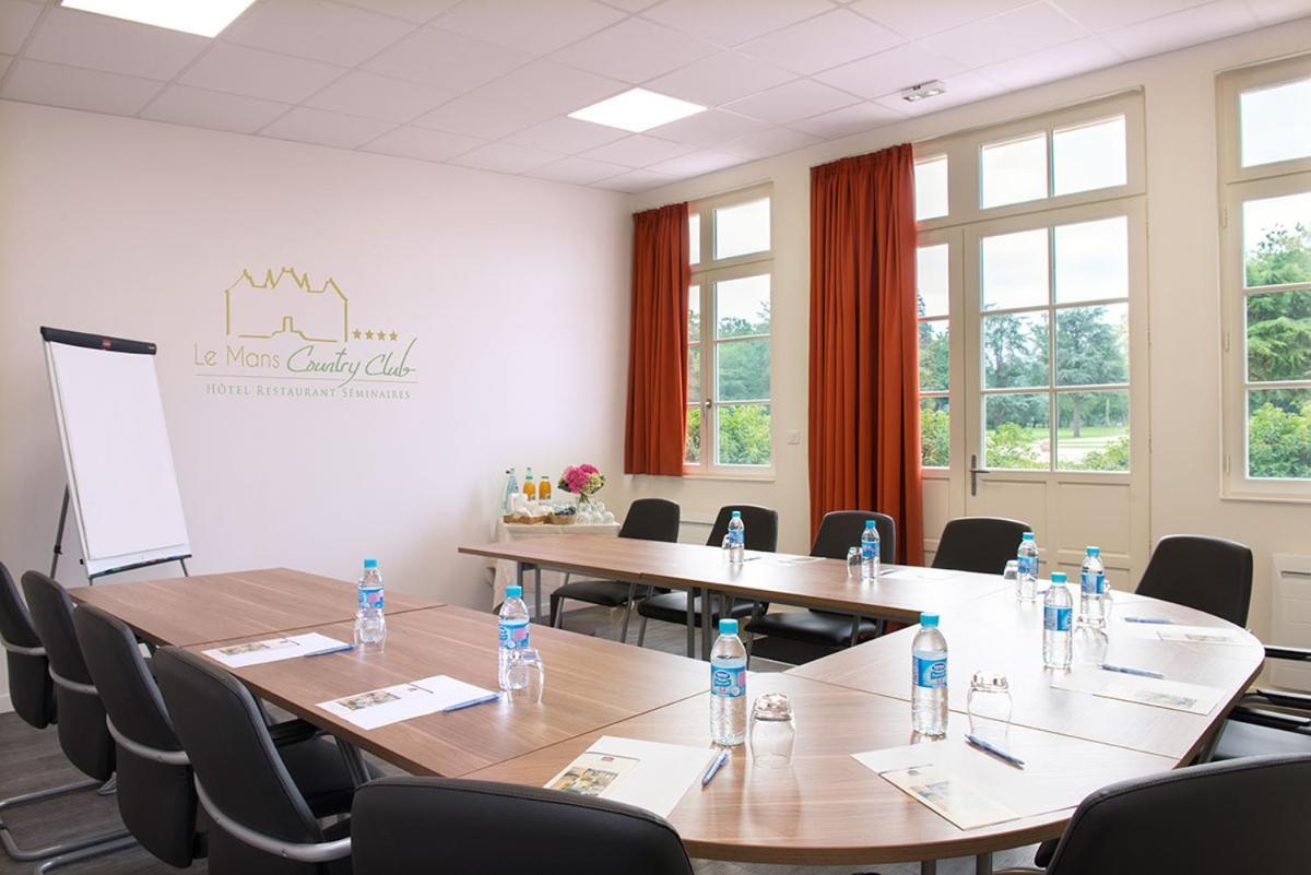 Отель Country Club Yvre-l'Eveque Экстерьер фото